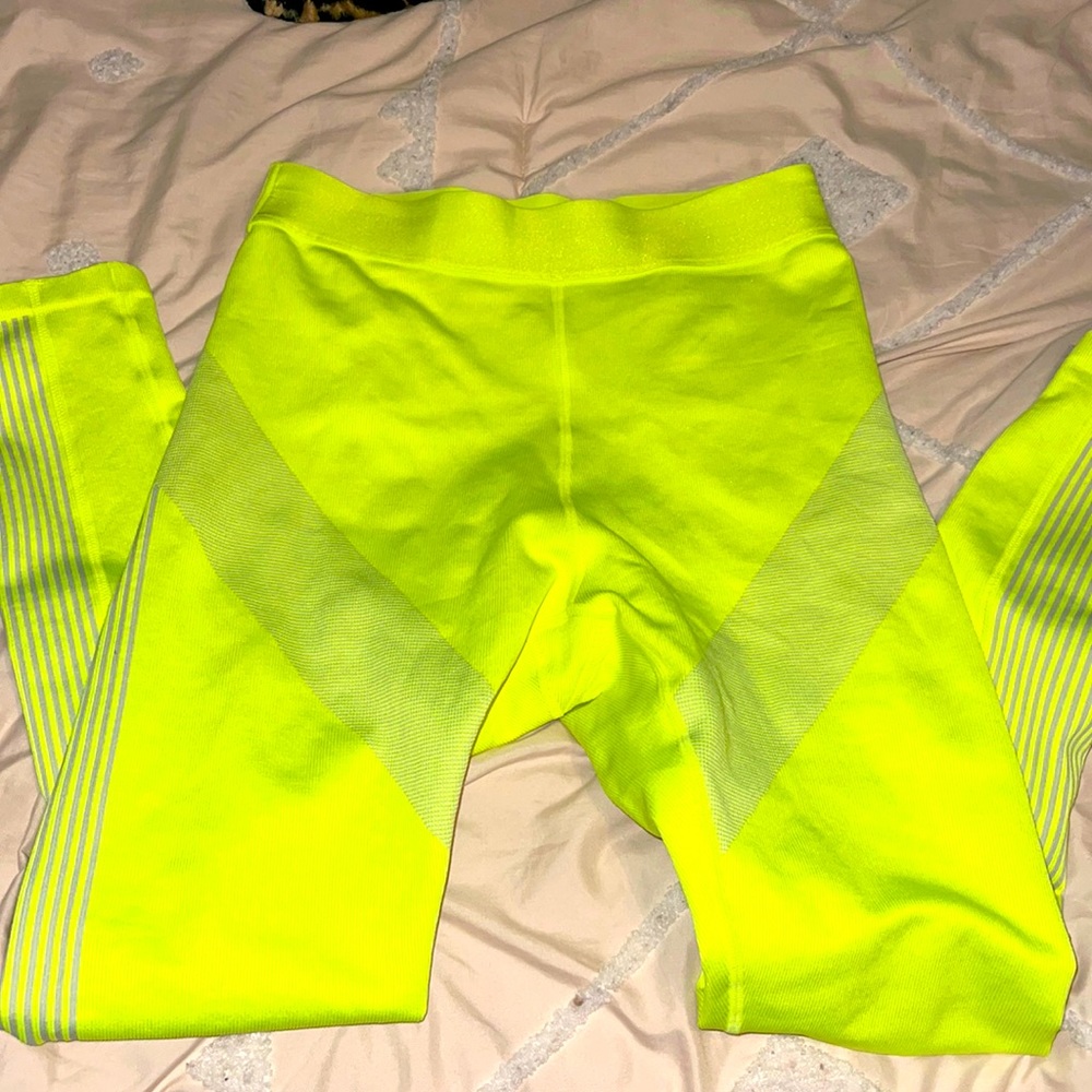Fabletics Leggings & Matching One Shoulder Sports Bra - barely worn
